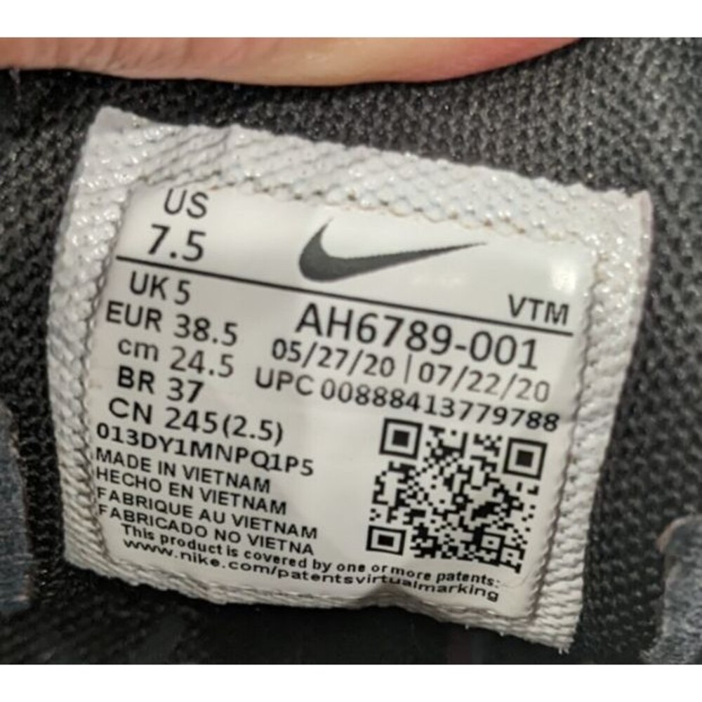 Wmn's NIKE Air Max 270 Black/White Breathable Mesh Lightweight Running Shoe 7.5 - Picture 12 of 14